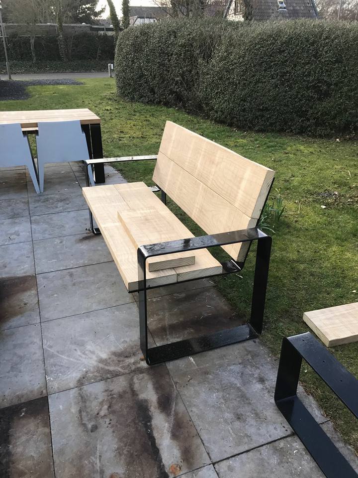 Unieke buitenmeubels van accoya hout