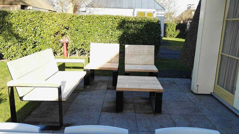 Unieke buitenmeubels van accoya hout
