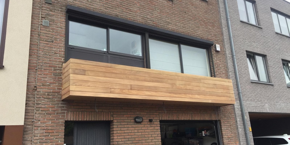 Iroko gesloten horizontale gevelbekleding