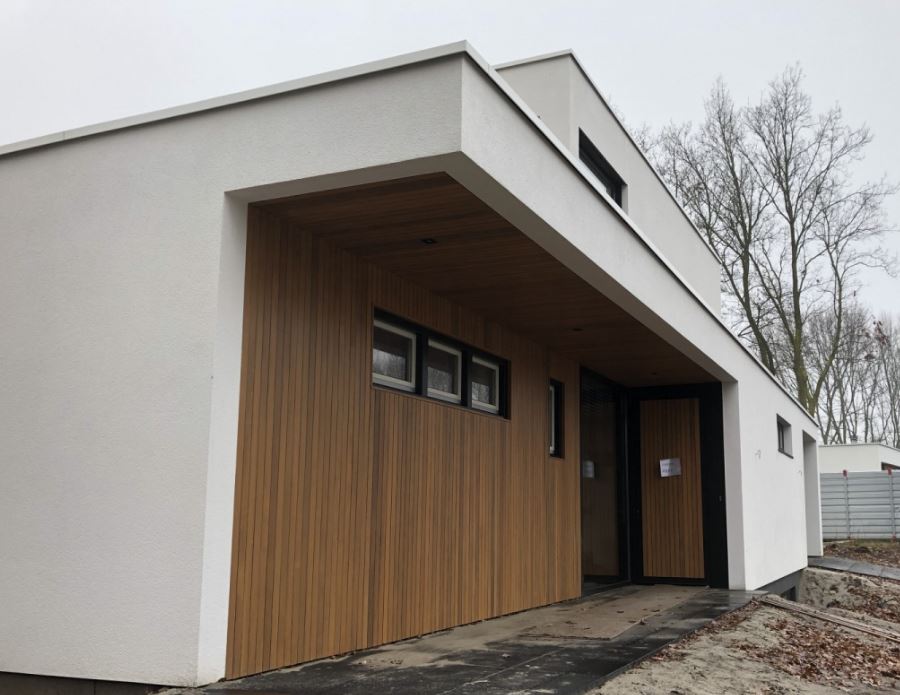 Iroko gesloten verticaal Iroko gesloten verticale gevelbekleding