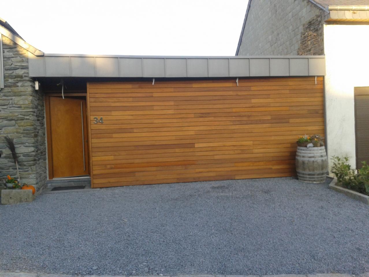 project Iroko 1 Open horizontale gevelbekleding van Iroko