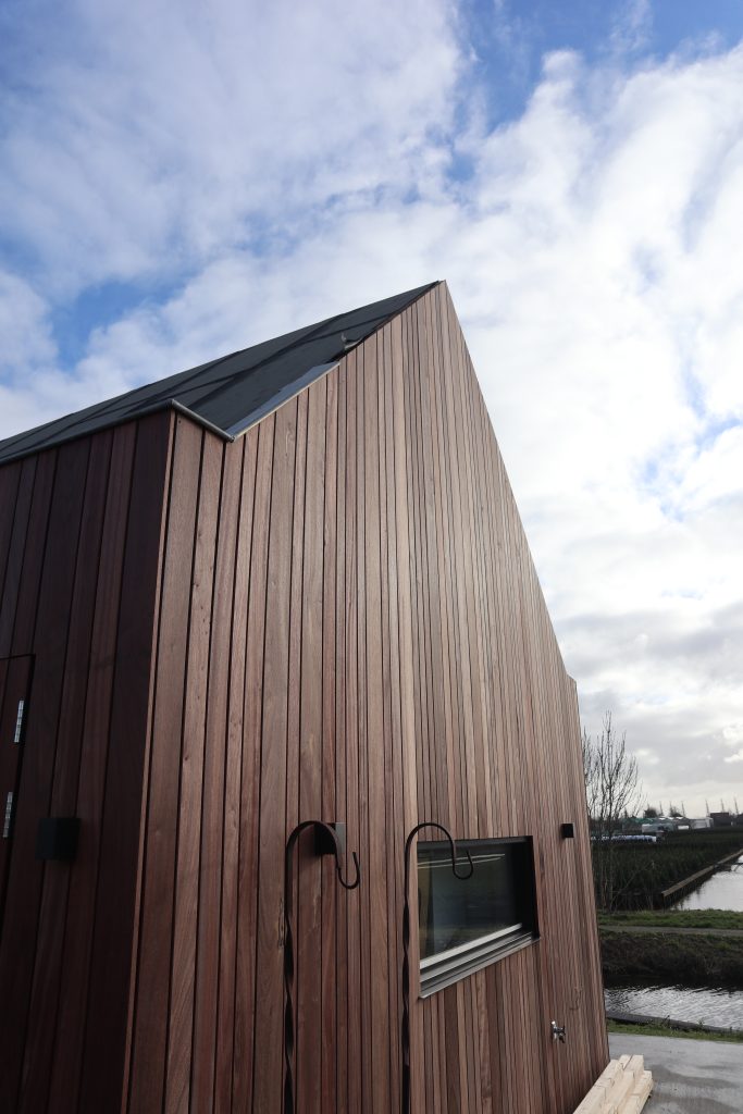 woonhuis bekleed met padouk gevelbekleding