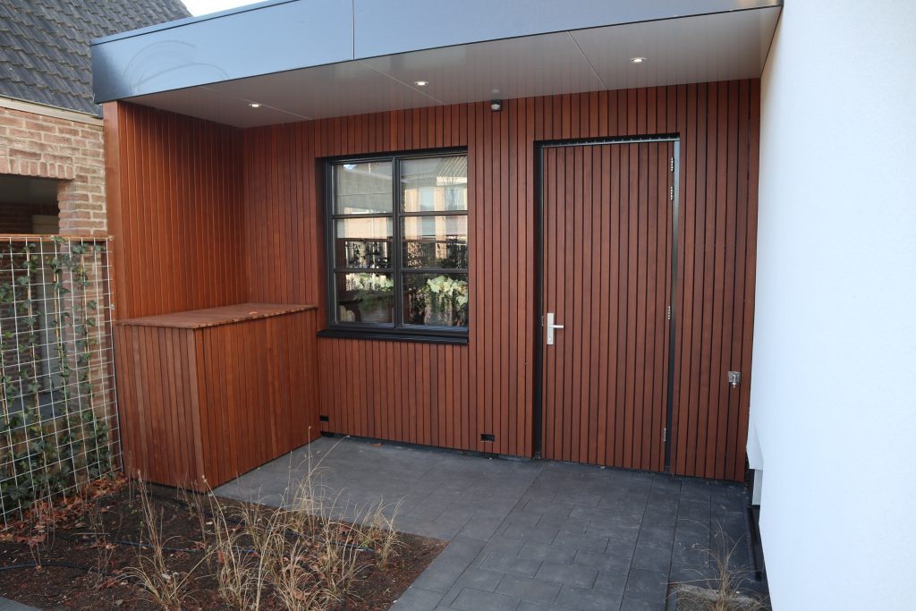 Gevelbekleding op kleur 