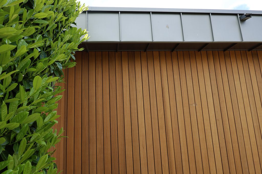 Open verticale gevelbekleding van Ayous