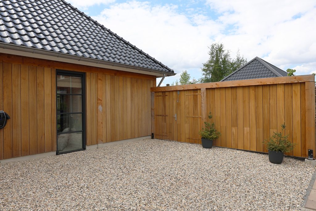 Woning en schutting van Thermo Ayous