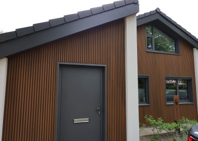 Kunststof gevelbekleding in Teak